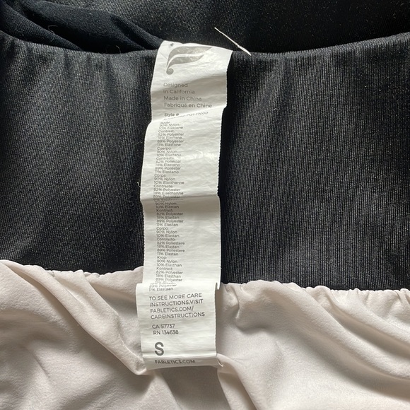 Fabletics Shorts - Picture 3 of 3